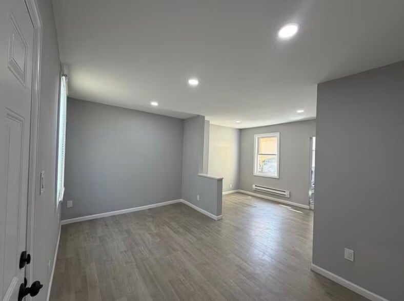 Building Photo - 12 Cedar Aly