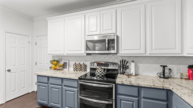 Building Photo - 1417 Anita St