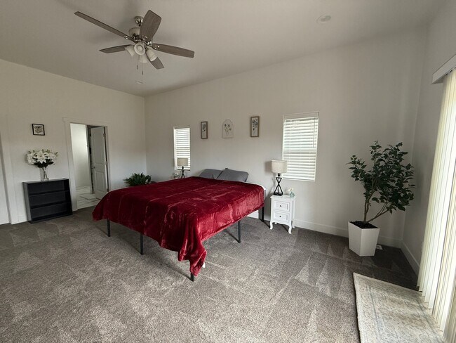 Building Photo - 1328 S Papago Dr