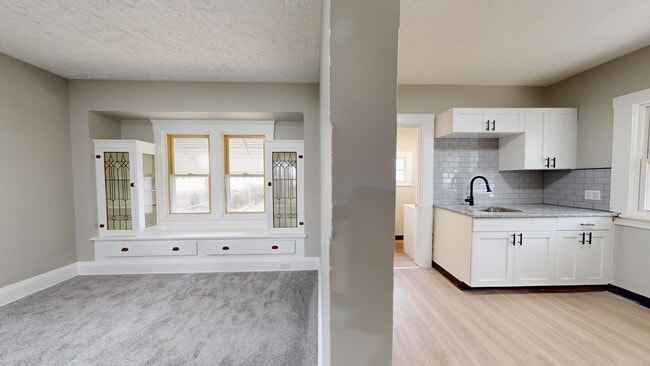 Building Photo - Old Brooklyn Area - 3 Bedroom Single Famil...