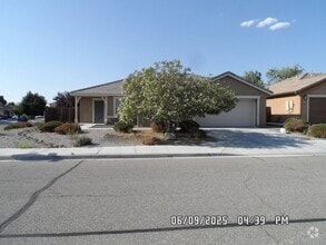 Building Photo - 4 Bedrooms, 2 Bathrooms, 1564 sq. ft., Gas...