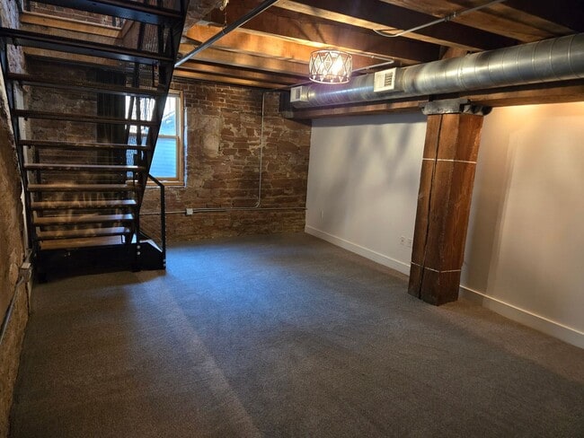 Building Photo - 2960 Inca St