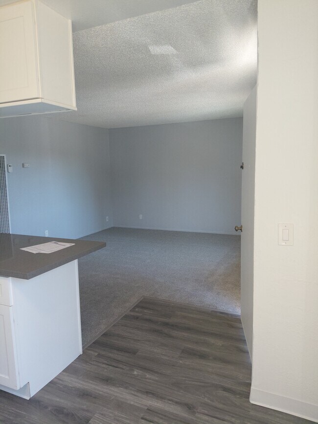 Building Photo - Dalewood Apartments