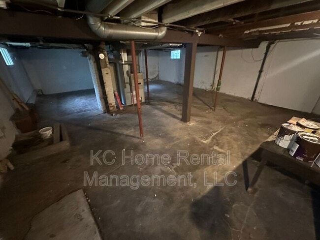 Building Photo - 1908 S Overton Ave
