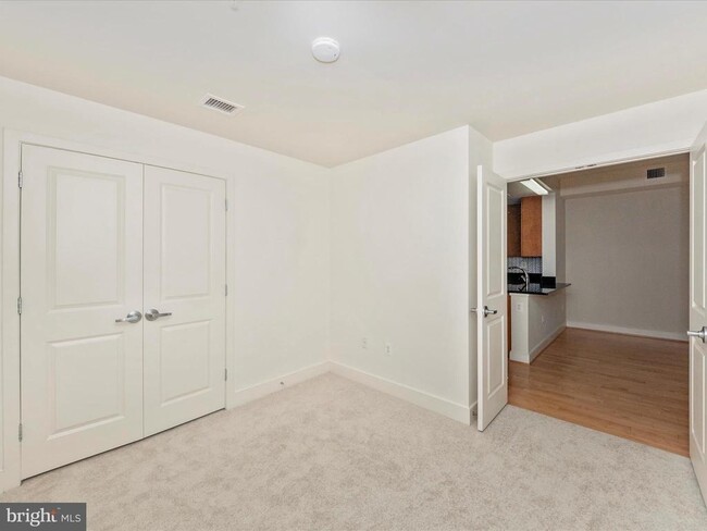 Building Photo - 4101 Albemarle St NW