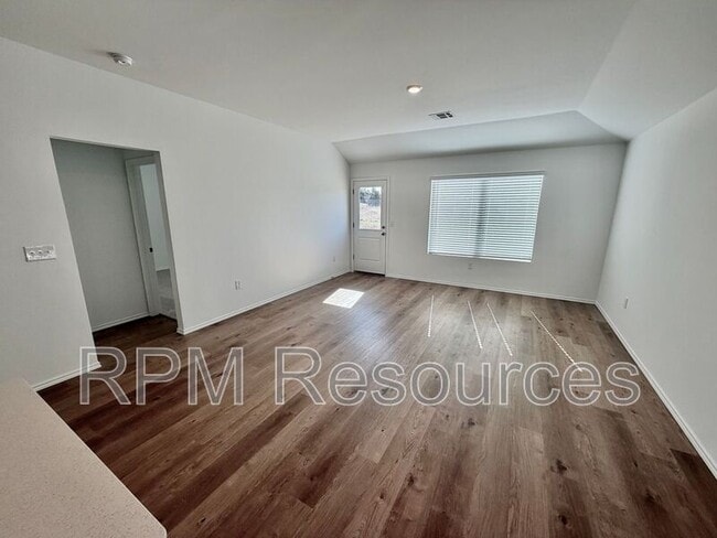 Building Photo - 10401 Little Blue Ln