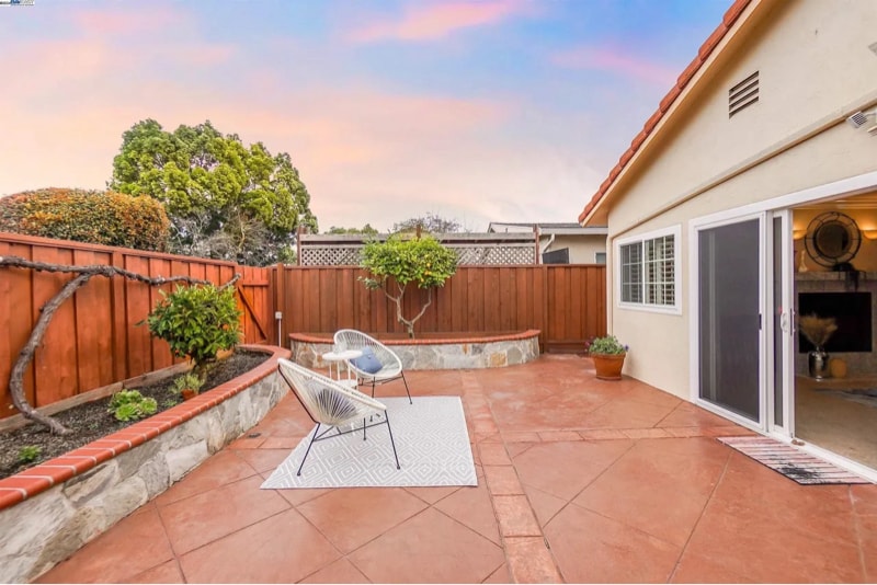 Building Photo - 363 Oleander Ave