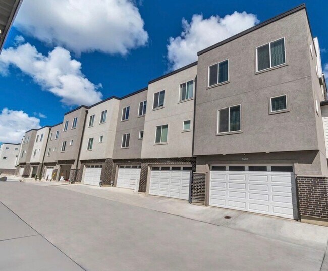 Building Photo - 5512 Victory Lap Ct