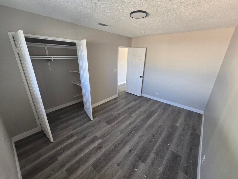 Building Photo - 44414 Andale Ave