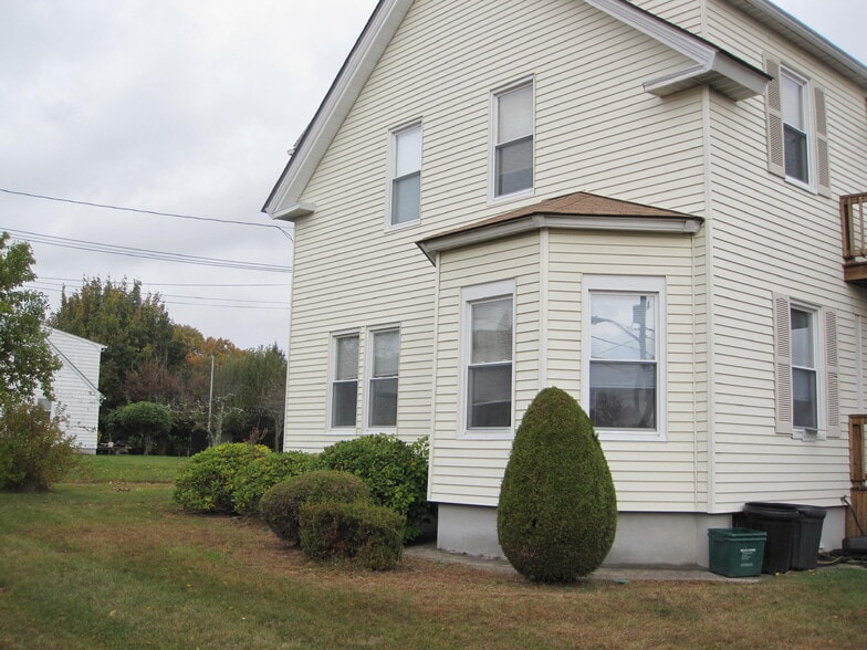 Building Photo - 95 Wayland Ave