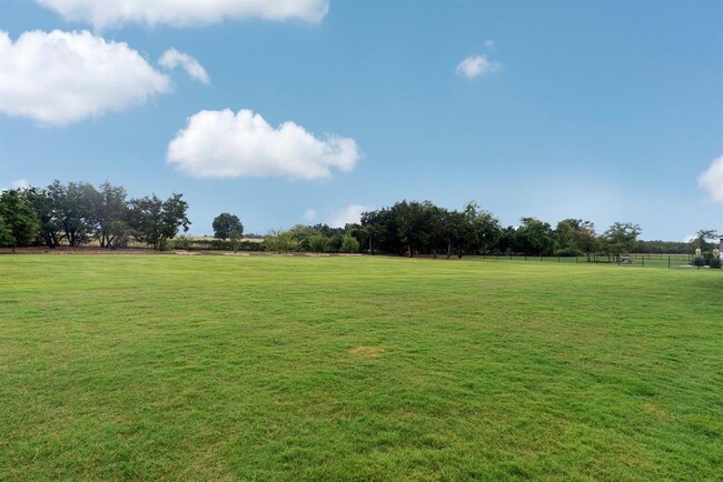 Building Photo - 209 Northcrest Dr