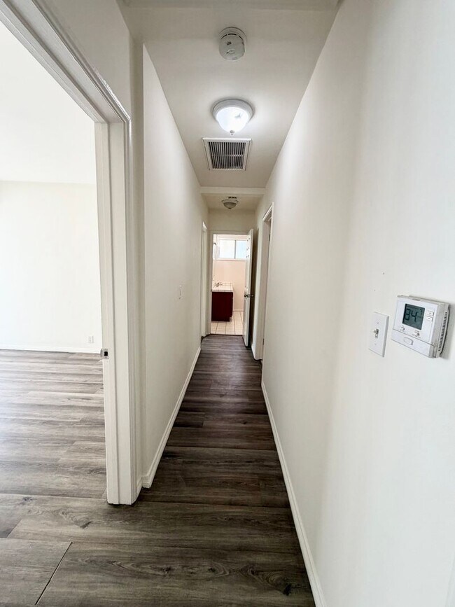 Building Photo - ***Gated 3 bed 2 bath House in Monterey Park***