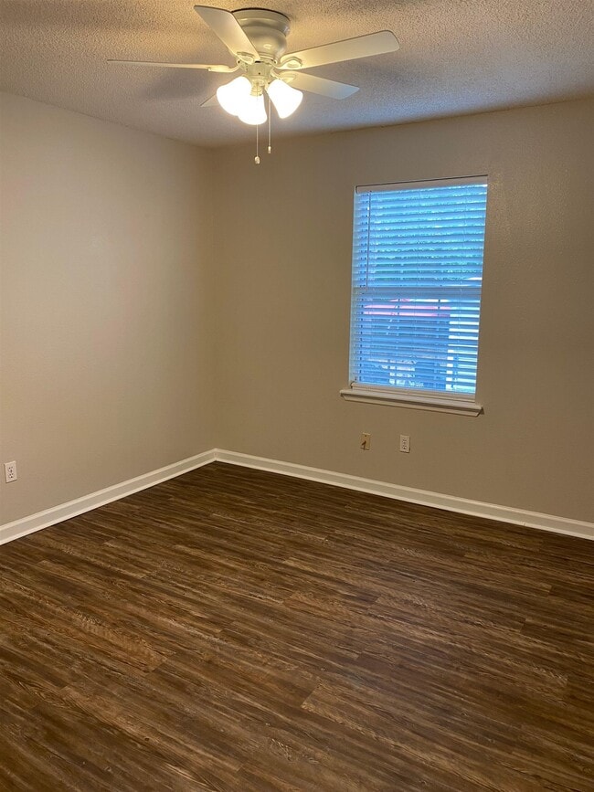 Building Photo - 2341 Garland Ct