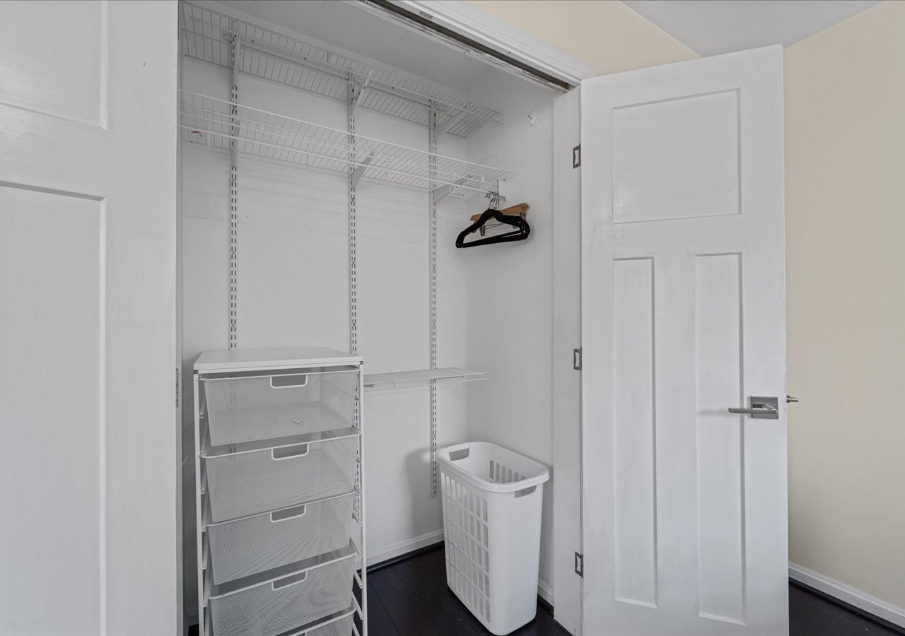 Building Photo - 706A W Glebe Rd