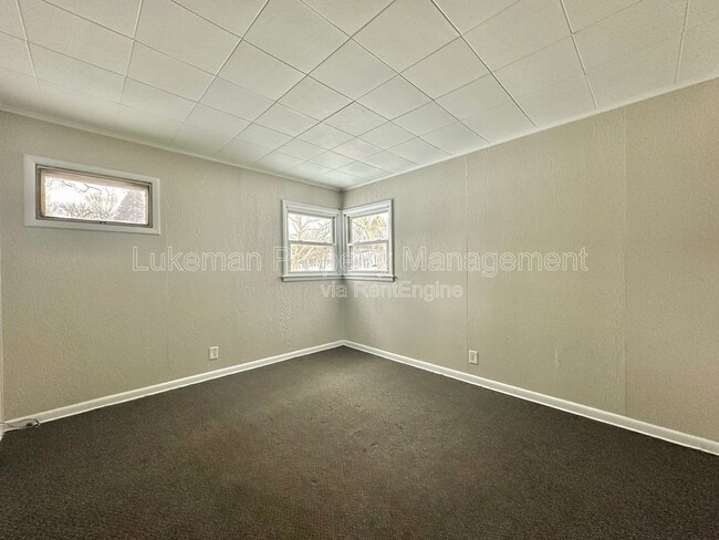 Building Photo - 833 Westmoreland Ave