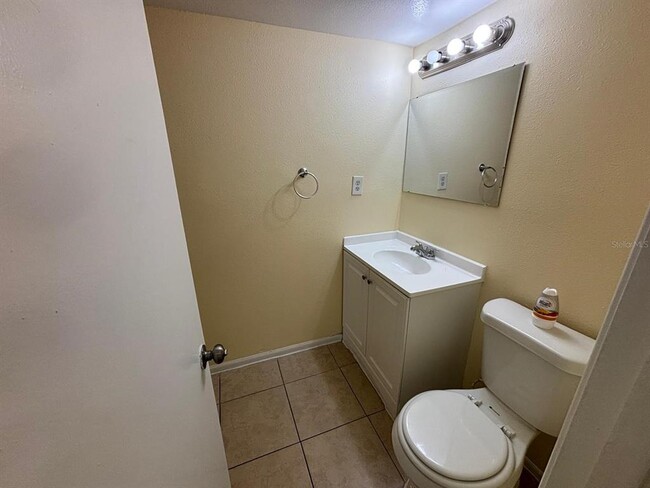 Building Photo - 1432 Holden Ave