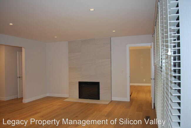 Building Photo - 4 br, 2 bath House - 1367 Bobolink Circle,