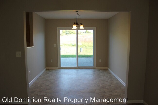 Building Photo - 3 br, 2.5 bath House - 425 Leslie Court
