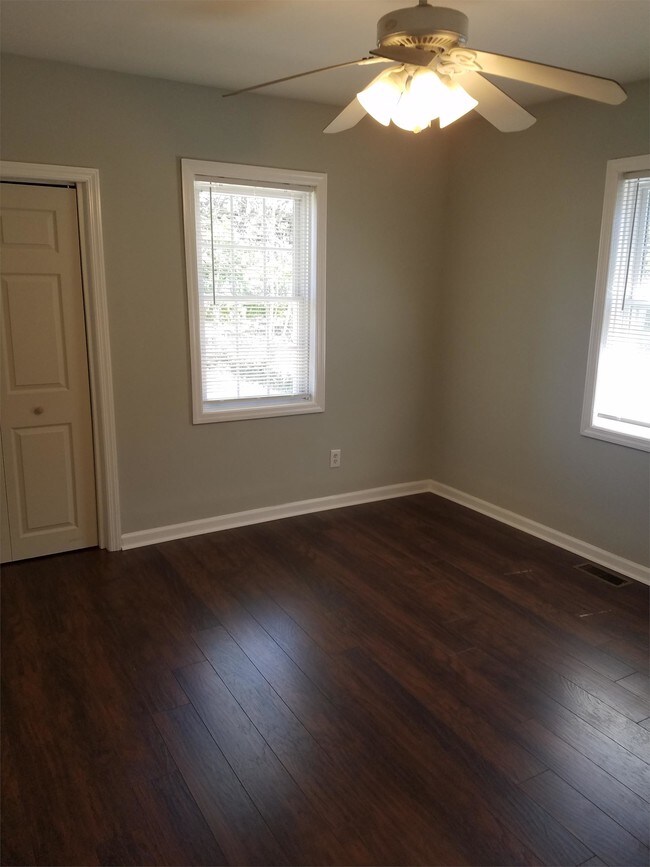 Building Photo - 650 N Black Horse Pike