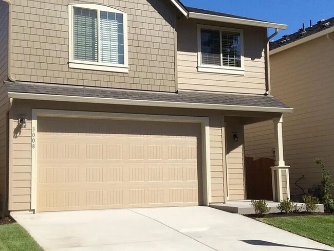 Primary Photo - Amazing 3 bedroom home