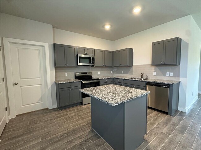 Building Photo - 17010 Lantana Loop