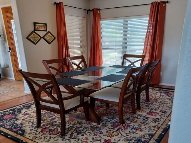 Building Photo - Beautiful Lakefront Home in Ocotillo Lakes...