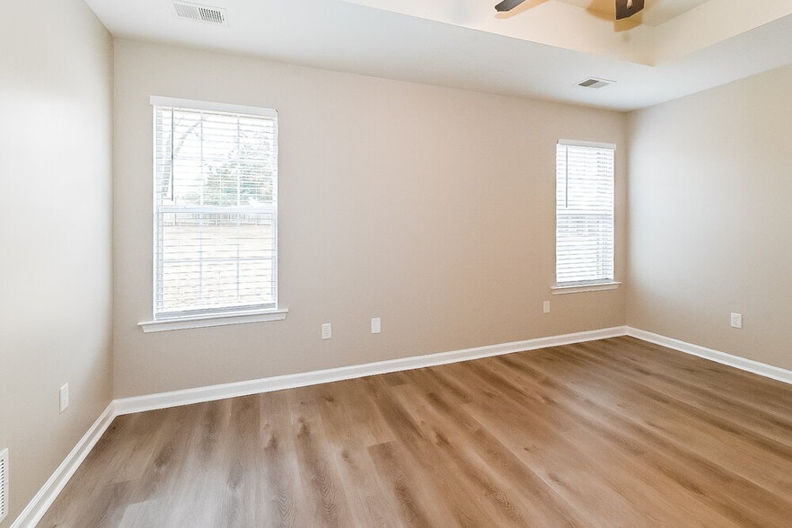 Building Photo - 663 Buttermilk Dr