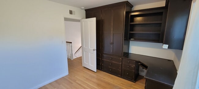 Building Photo - 661 Warner Ave