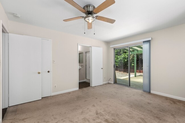 Building Photo - One level single family home in Clairemont...