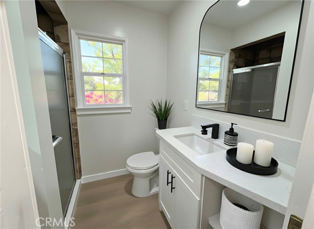 Building Photo - 5912 Carpenter Ave