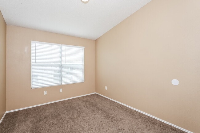 Building Photo - 2500 Coldstream Dr