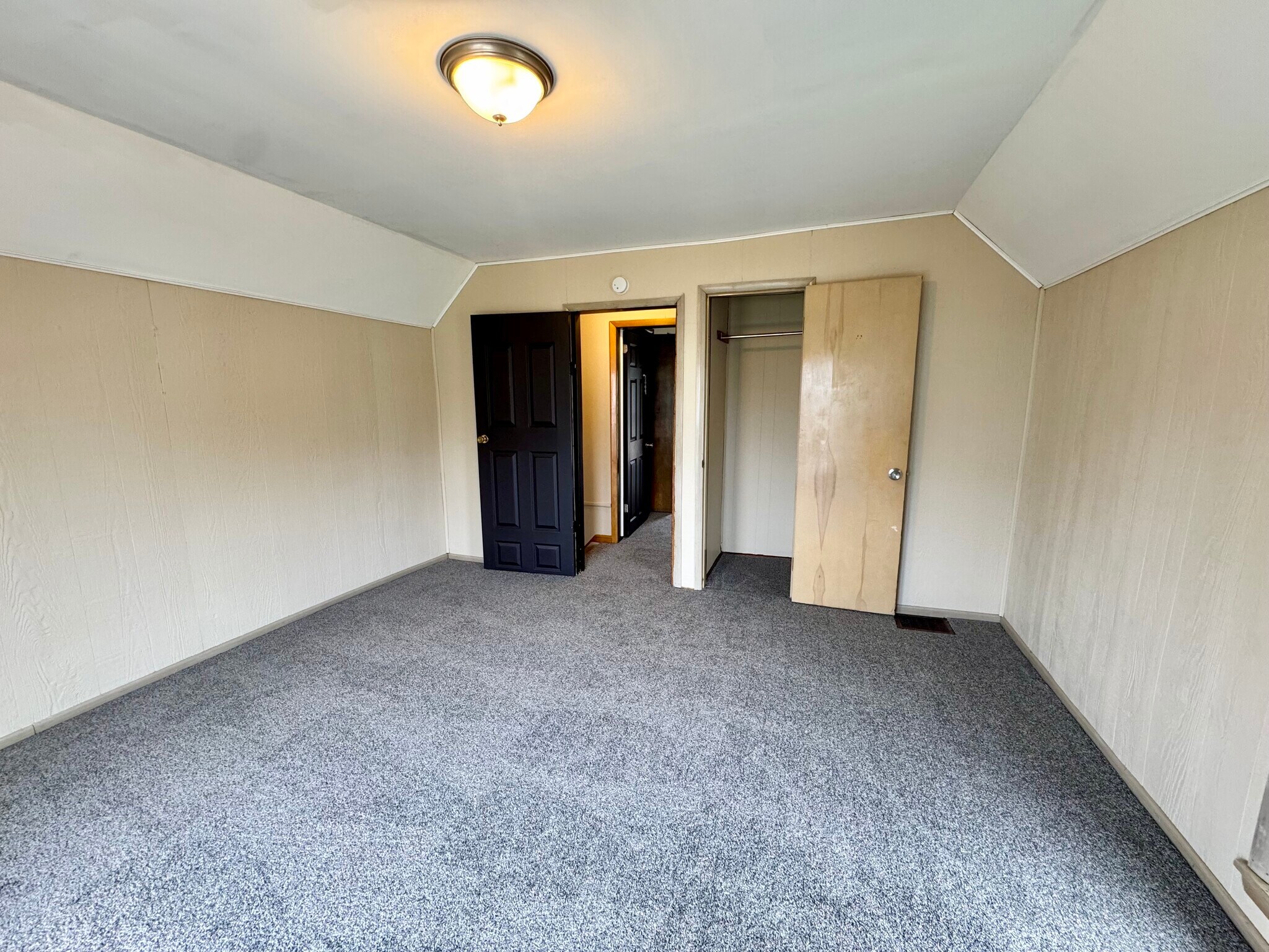 Building Photo - 601 Lincoln Ave NW