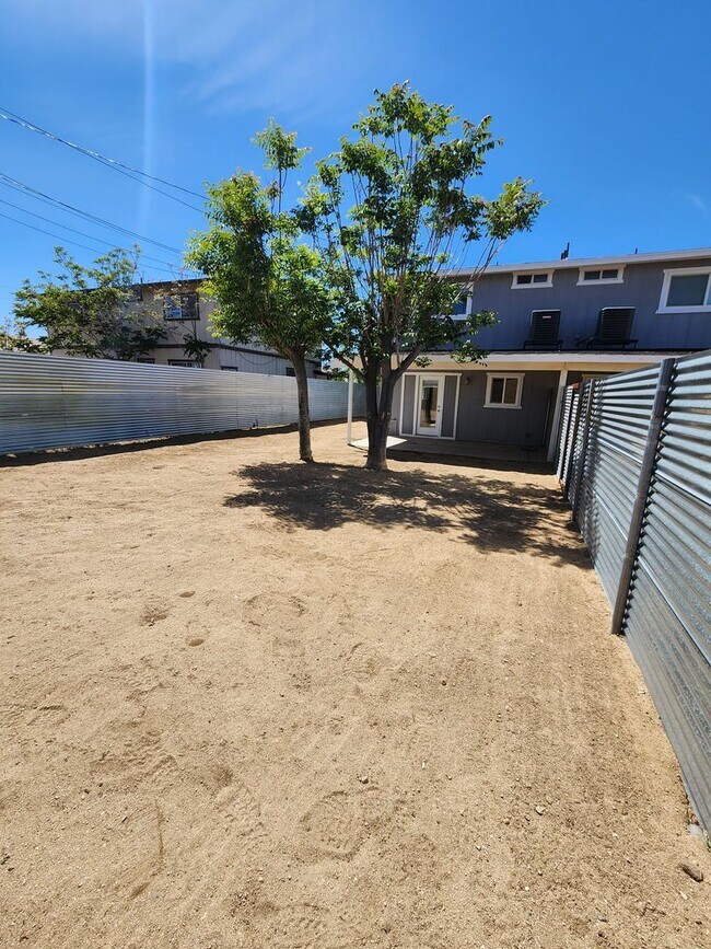 Building Photo - 6439 Camarilla Ave