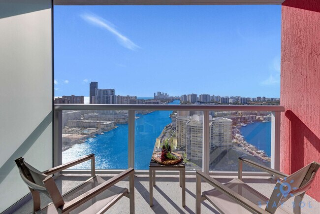 Building Photo - 2602 E Hallandale Beach Blvd