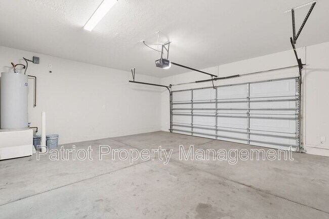 Building Photo - 5821 W Pueblo Ave