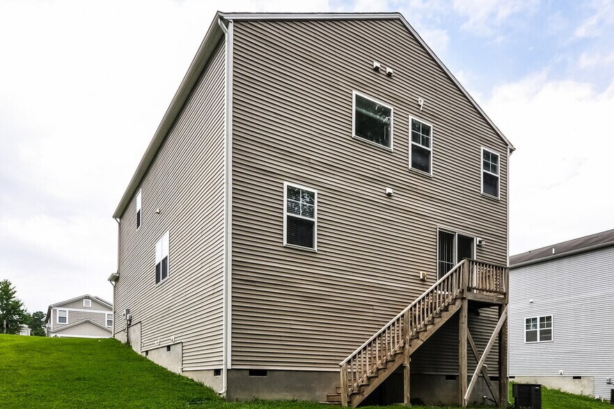 Building Photo - 2236 Ballston Pl