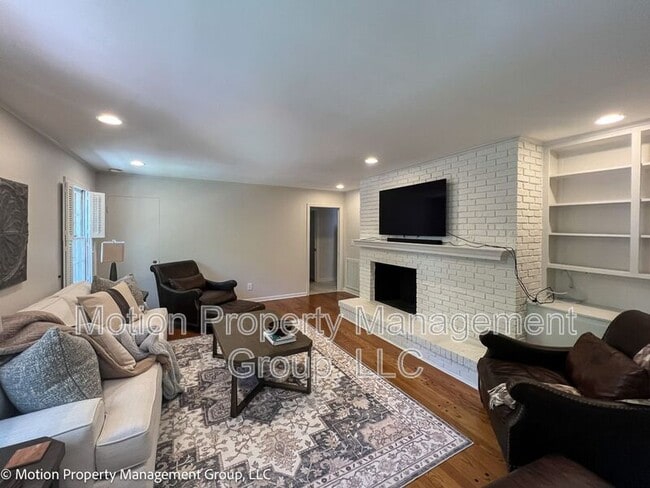 Building Photo - 123 N Palisades Dr