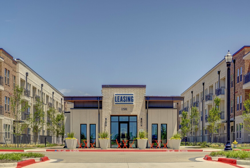 Building Photo - Village at Lexington Ranch