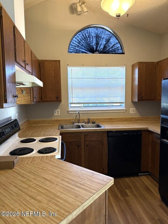 Building Photo - 1261 Montecello Dr