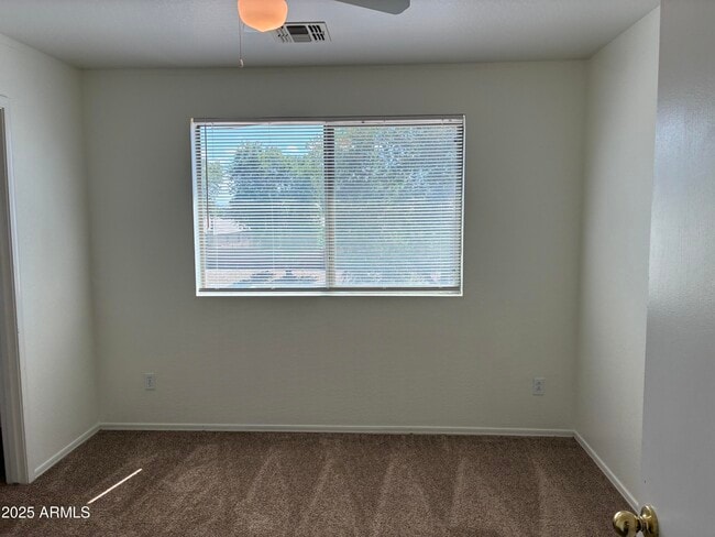 Building Photo - 25177 W Park Ave