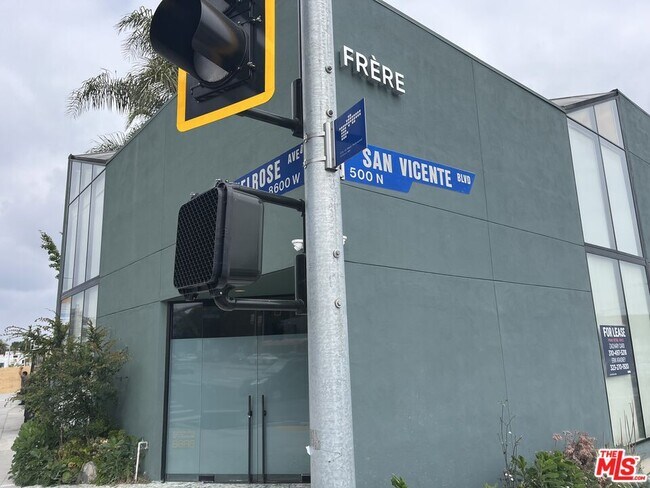 Building Photo - 501 N San Vicente Blvd