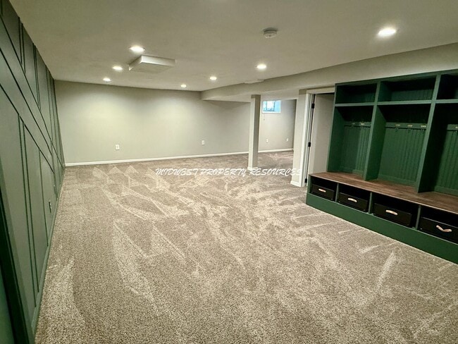 Building Photo - Amazing 3 Bedroom Home!