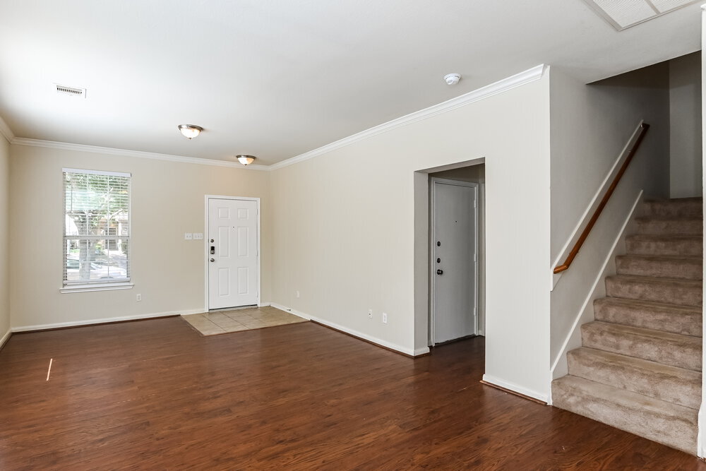 Building Photo - 8131 Barnes Ridge Ln