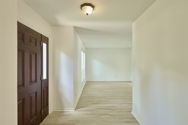 Building Photo - 188 N Golden Arrow Cir