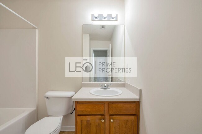 Building Photo - 950 Parkway Rd