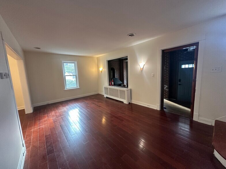 Living room - 1602 Philadelphia Pike