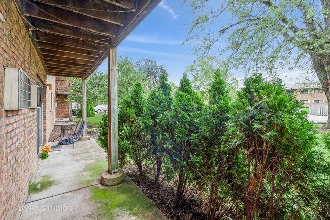 Building Photo - 7410 Brookdale Dr