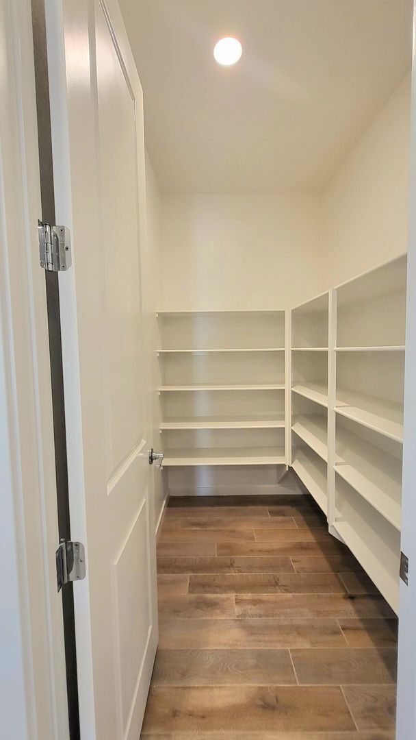 Building Photo - 5447 Splendido Ave