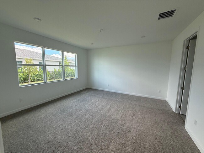 Building Photo - 9555 SW Indra Wy