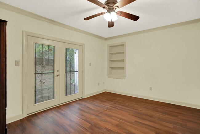 Building Photo - 3607 Highland Park Pl
